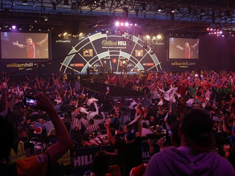 World Championship stage (Lawrence Lustig, PDC)