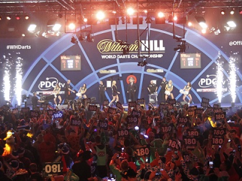 World Championship stage (Lawrence Lustig, PDC)