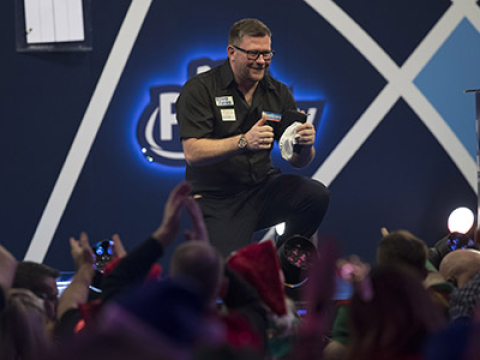 James Wade (Lawrence Lustig, PDC)