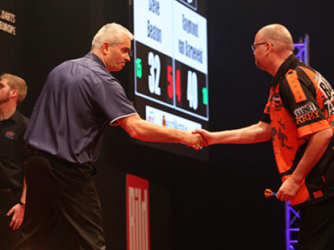 Steve Beaton, Raymond van Barneveld (Sven Neuschäfer, PDC Europe)