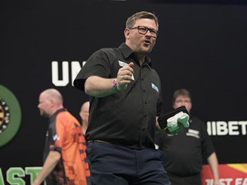 James Wade (Lawrence Lustig, PDC)