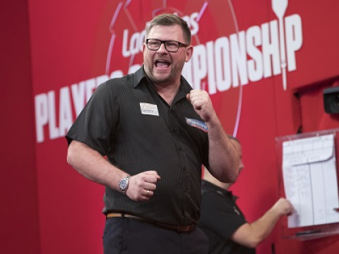 James Wade (Lawrence Lustig, PDC)