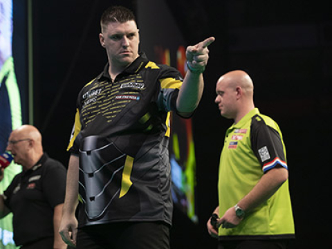 Daryl Gurney, Michael van Gerwen (Lawrence Lustig, PDC)