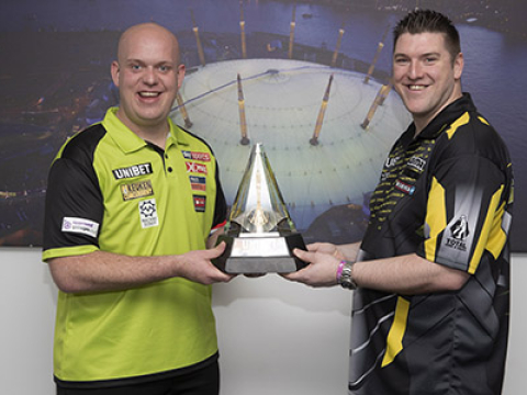 Michael van Gerwen, Daryl Gurney (Lawrence Lustig, PDC)