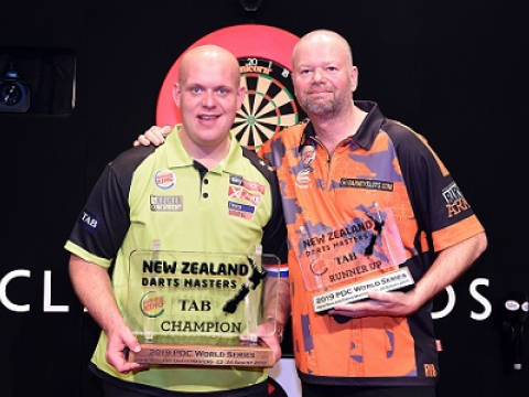 Michael van Gerwen & Raymond van Barneveld (Photosport)