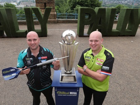 Rob Cross & Michael van Gerwen (Lawrence Lustig, PDC)