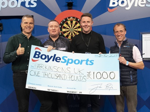 BoyleSports charity donation (Lawrence Lustig, PDC)