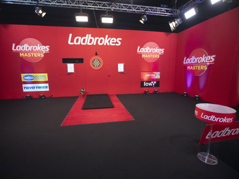 Ladbrokes Masters stage (Lawrence Lustig, PDC)