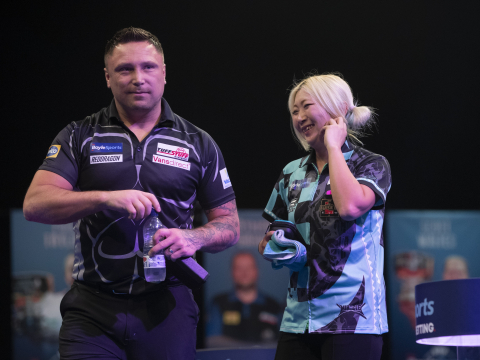 Gerwyn Price, Mikuru Suzuki