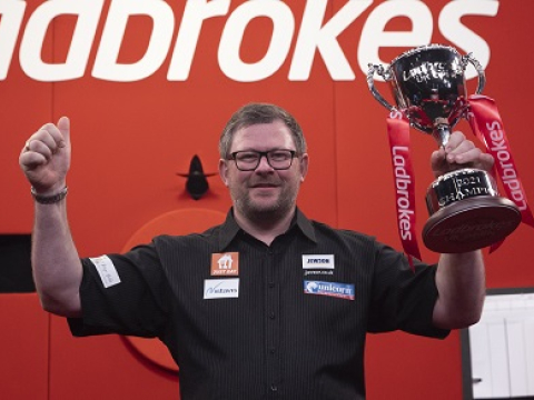 James Wade (Lawrence Lustig, PDC)