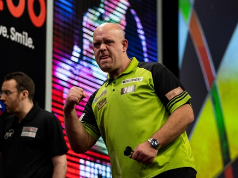 Michael van Gerwen (Steven Paston, PDC)