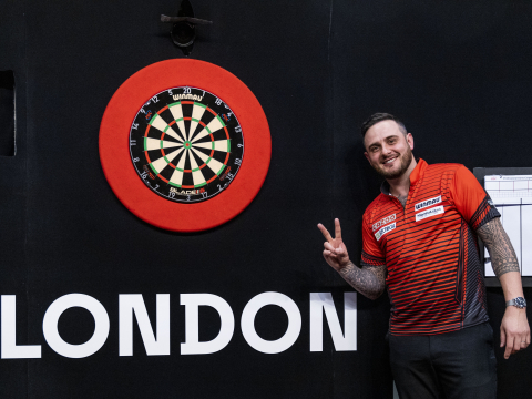 Joe Cullen celebrates his win at The O2
