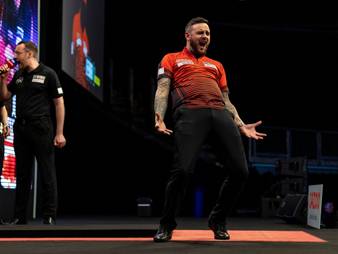 Joe Cullen celebrates after winning Night 15 at The O2