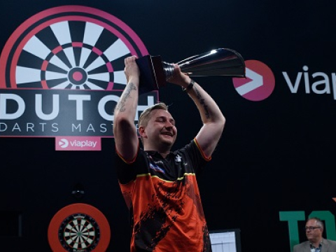 Dimitri Van den Bergh (Kelly Deckers, PDC)