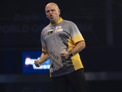 Darius Labanauskas celebrates (PDC)