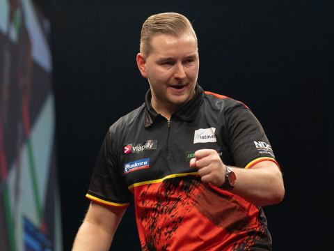 Dimitri Van den Bergh (Mikal Schlosser, PDC)