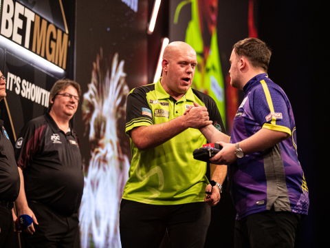 Michael van Gerwen & Luke Littler (Jonas Hunold/PDC)