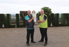 Rob Cross & Michael van Gerwen (Lawrence Lustig, PDC)