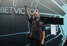 Raymond van Barneveld (Lawrence Lustig, PDC)