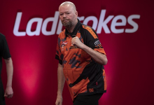 Raymond van Barneveld (Lawrence Lustig, PDC)