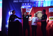 Purevloov Tungalag celebrates his qualification (PDC)